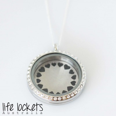 Black Heart Border Plate - Silver Tone